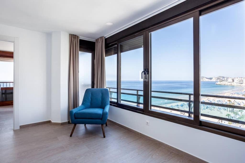 Levante Beach Front Of The Sea Estacha Benidorm Buitenkant foto